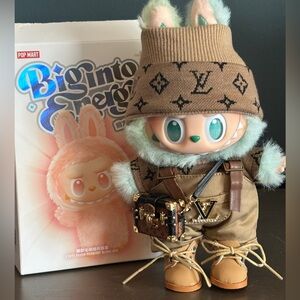 POP Mart Labubu Big Into Energy Serenity w/ Outfit